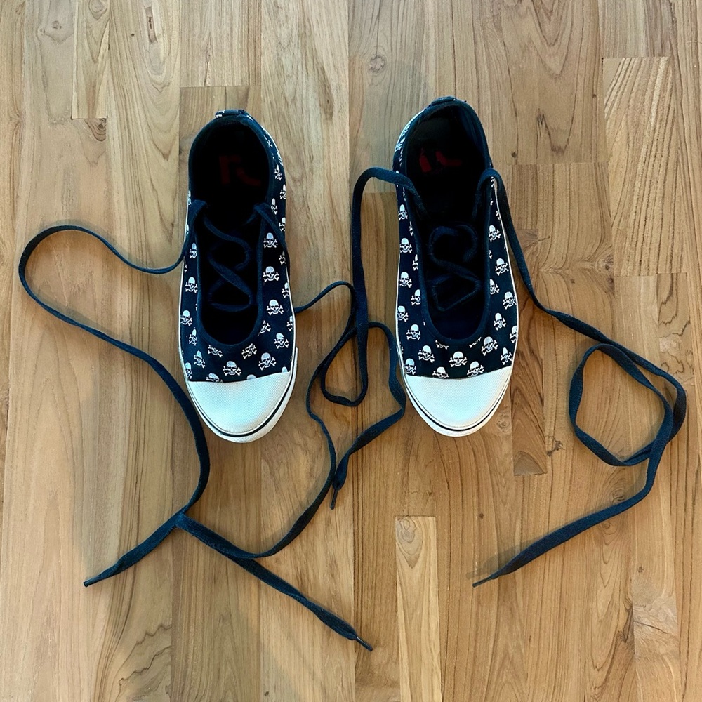 Super Rare Report Lace-Up Skull Y2K Sneakers - Picture 3 of 16
